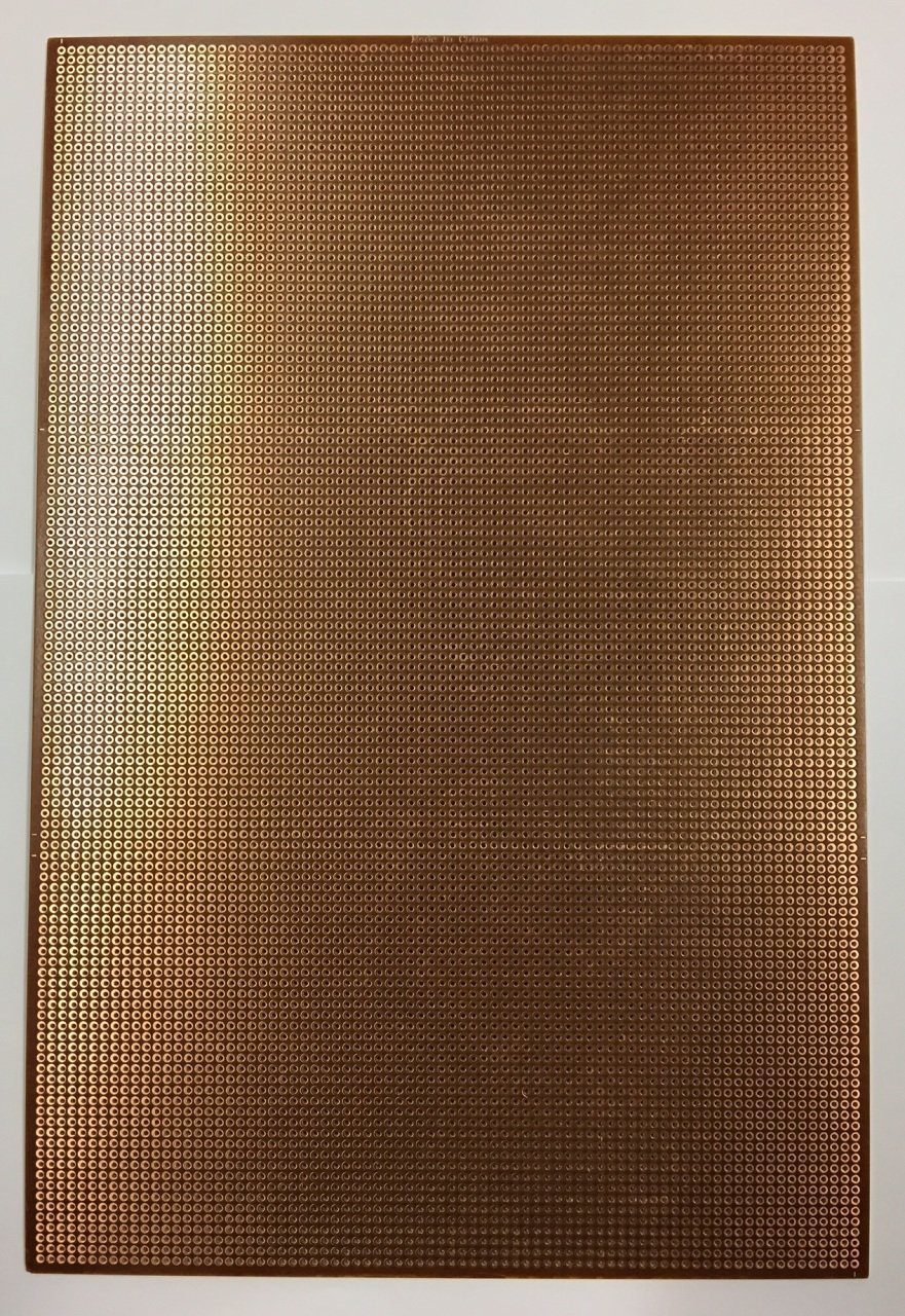 20 x 30 cm BAKIRLI DELİKLİ PLAKET