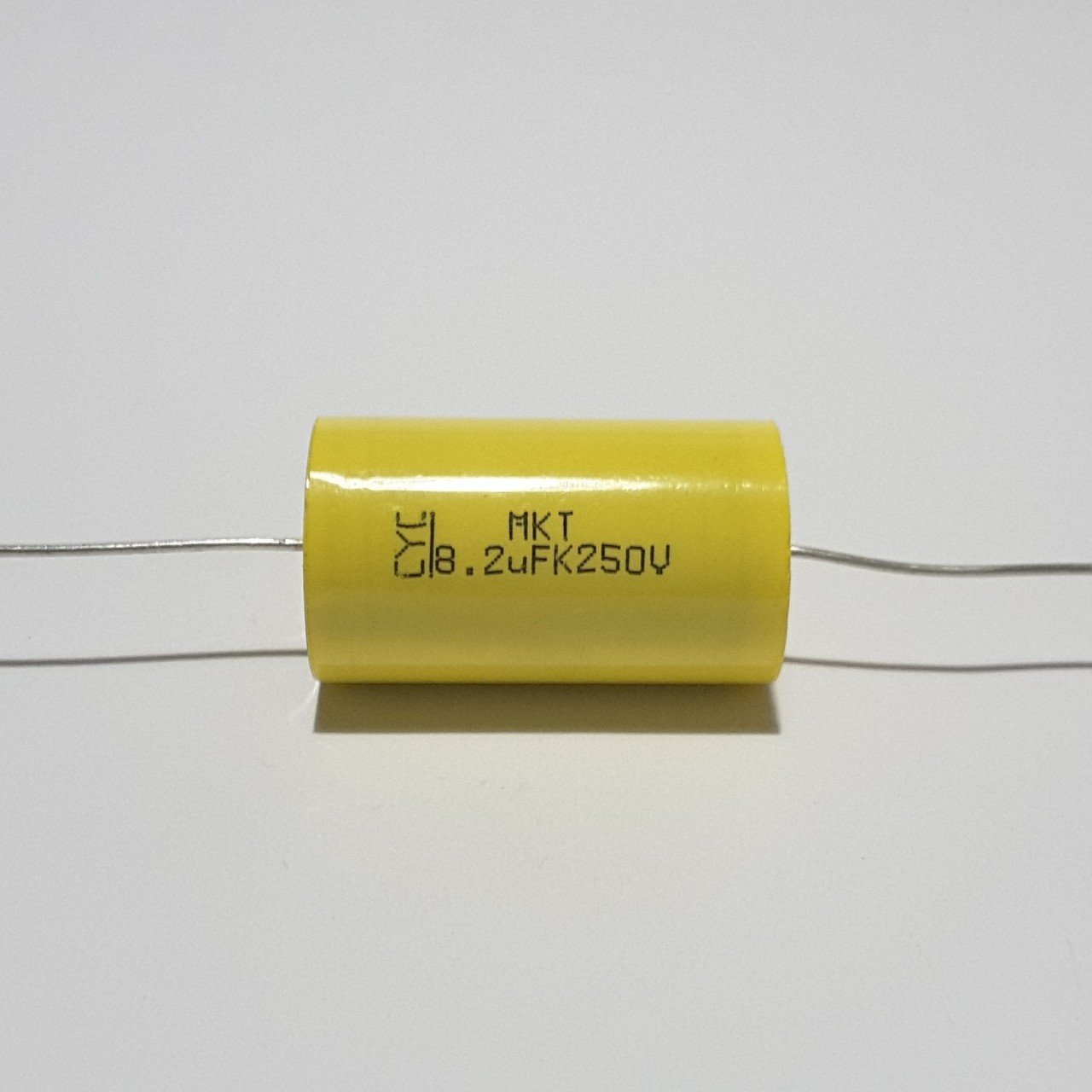8.2UF 250V Axial Polyester Kondansatör - Silindir Şeklinde ( 2 ADETLİK PAKET )