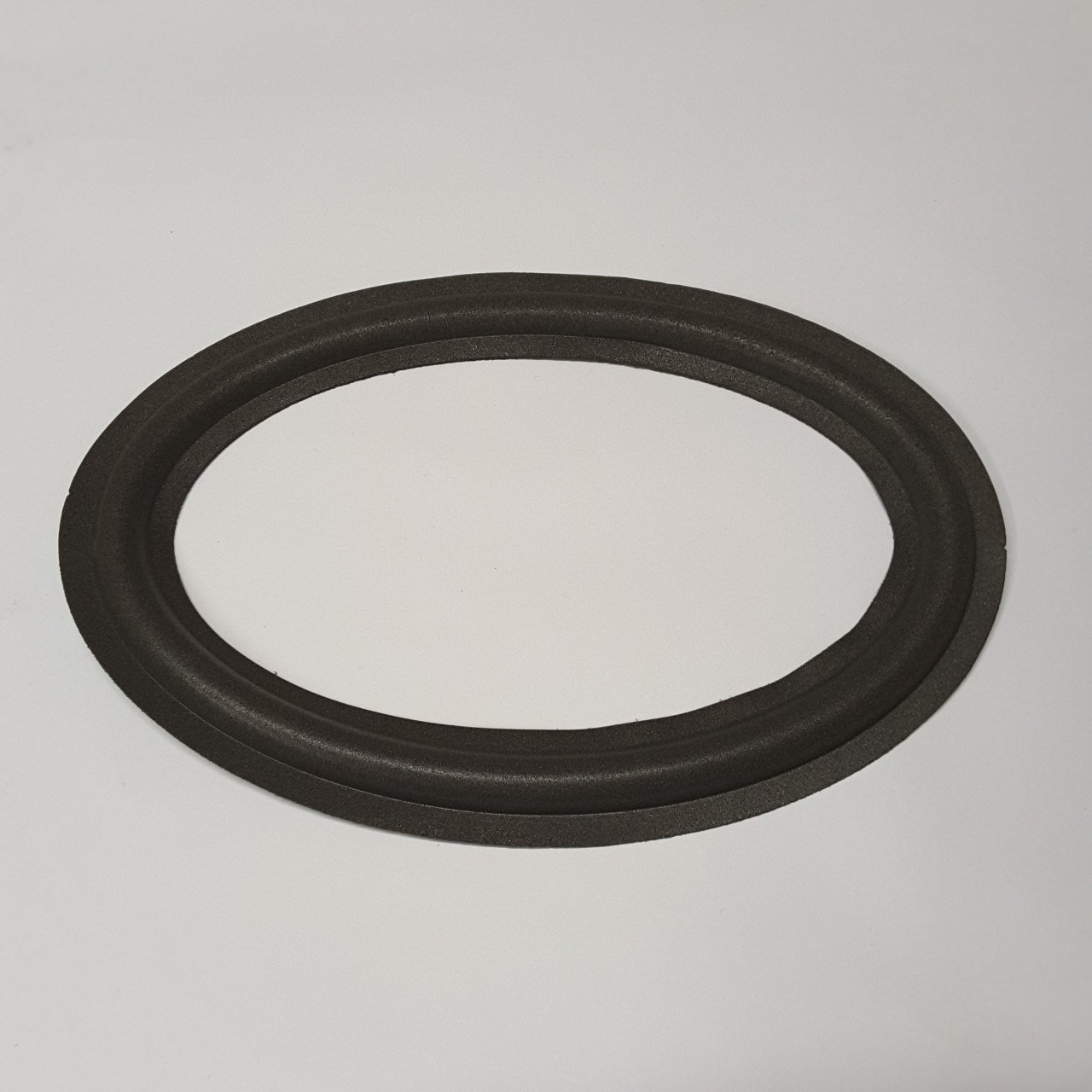 6985 OVAL HOPARLÖR LASTİĞİ