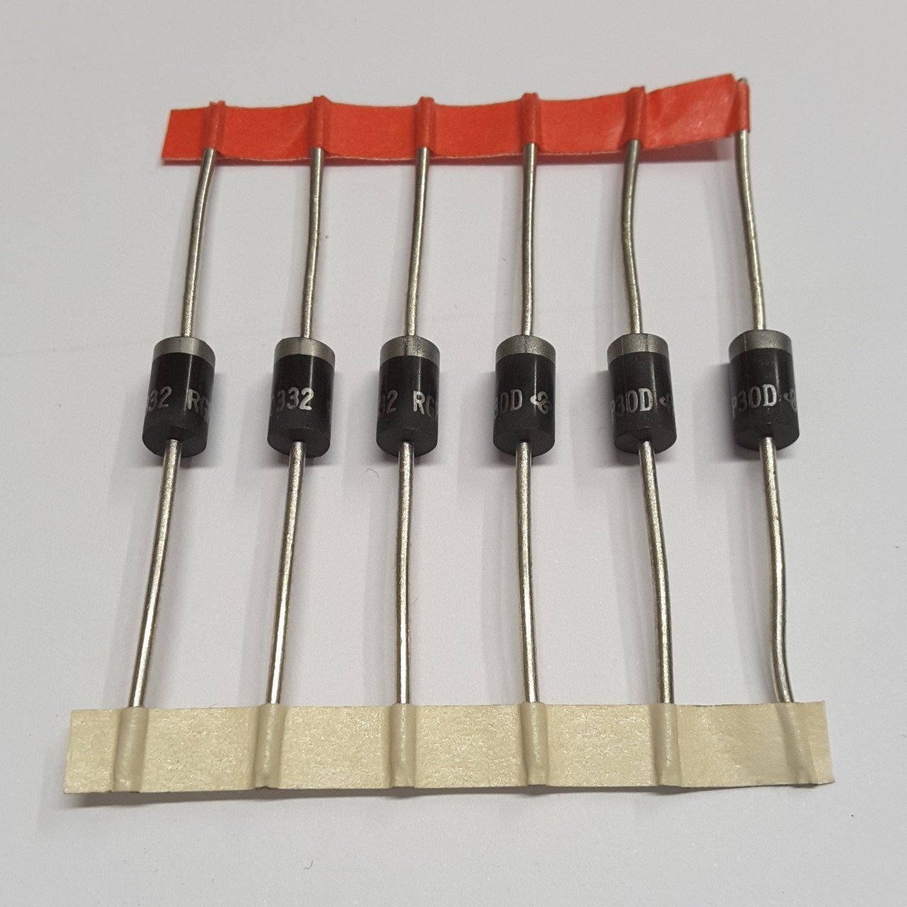 RGP30D - 3A 200V HIZLI DİYOT ( 5 ADETLİK PAKET )